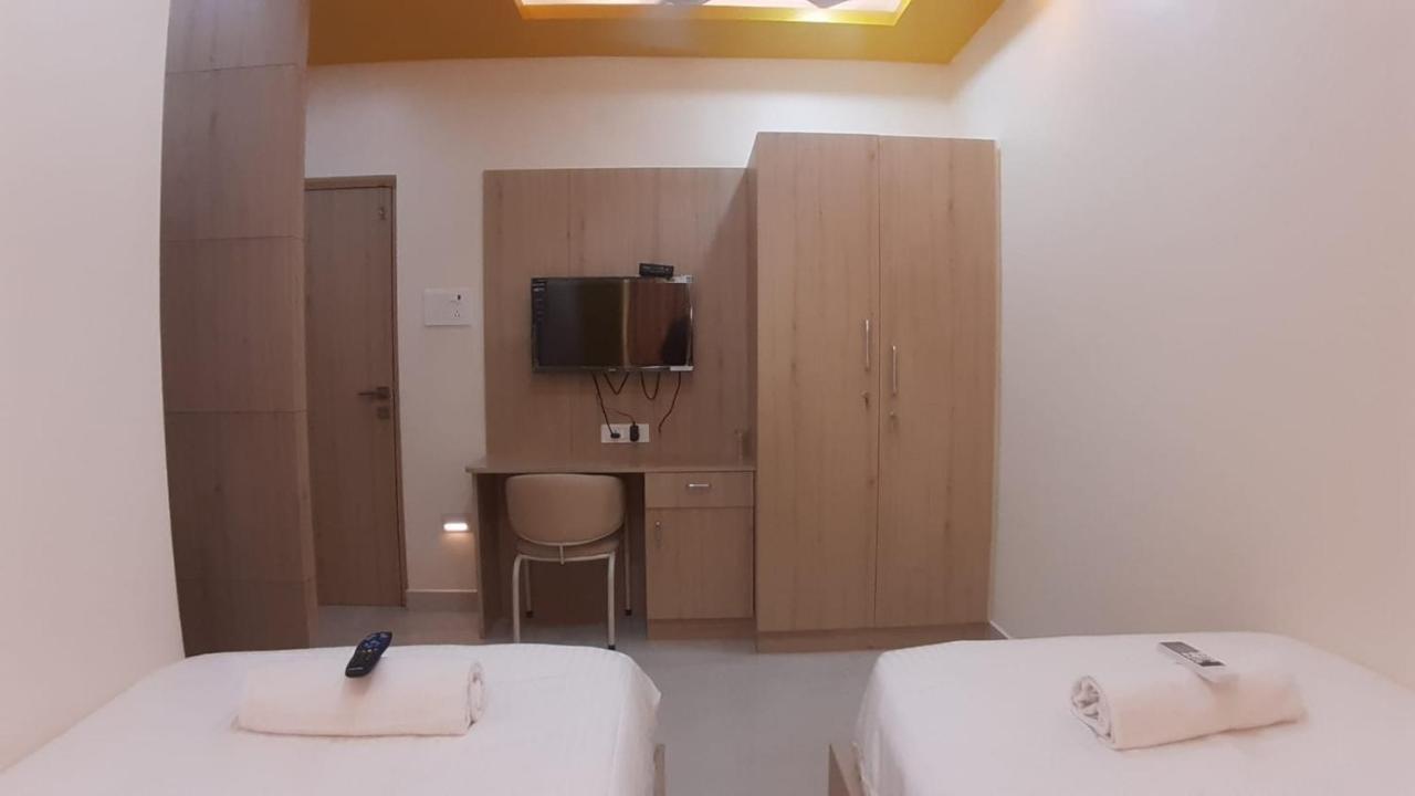 Jfive Residency Hotel เชนไน ภายนอก รูปภาพ